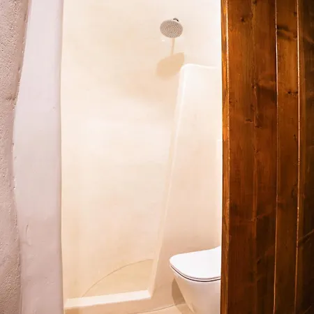 Approxi Cave: 2-bedroom Retreat Holiday home